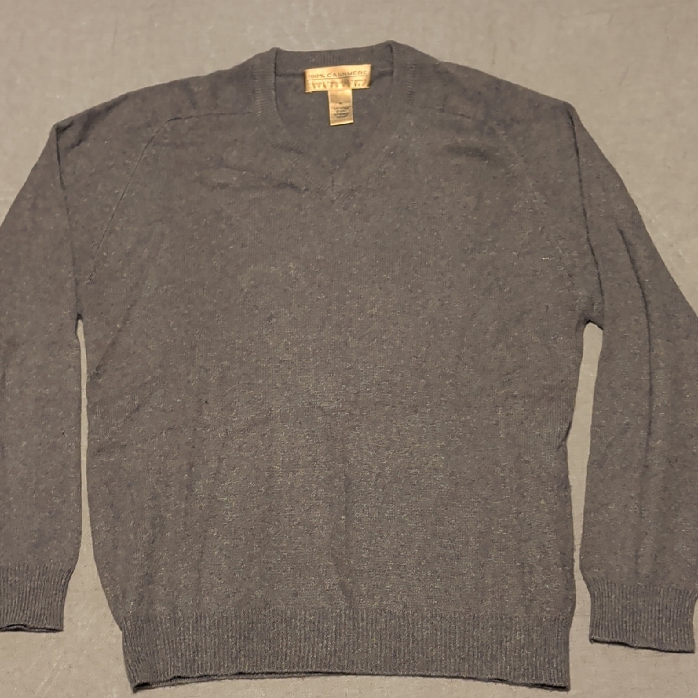 Men's V-Neck Sweater in Dark Gray